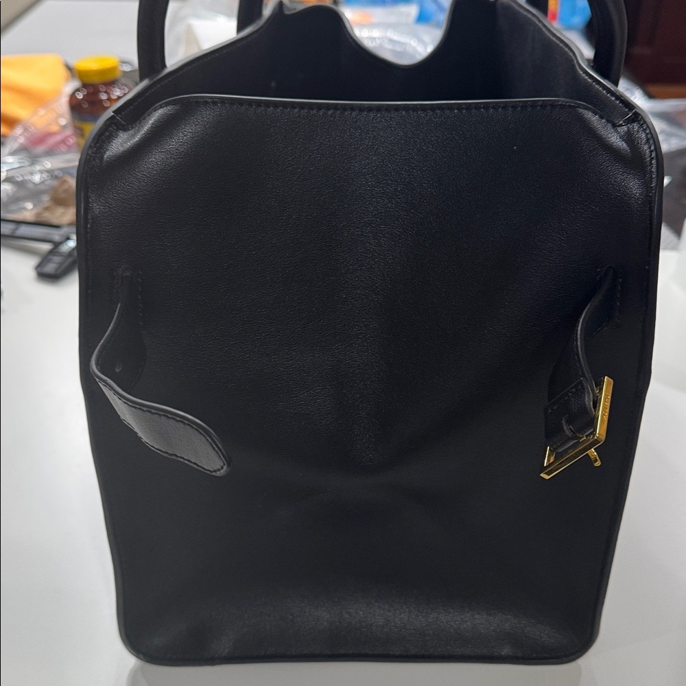 The Row knock off - Classic Black Leather Tote Bag - Structured w/ Gold Hardware - Picture 10 of 11